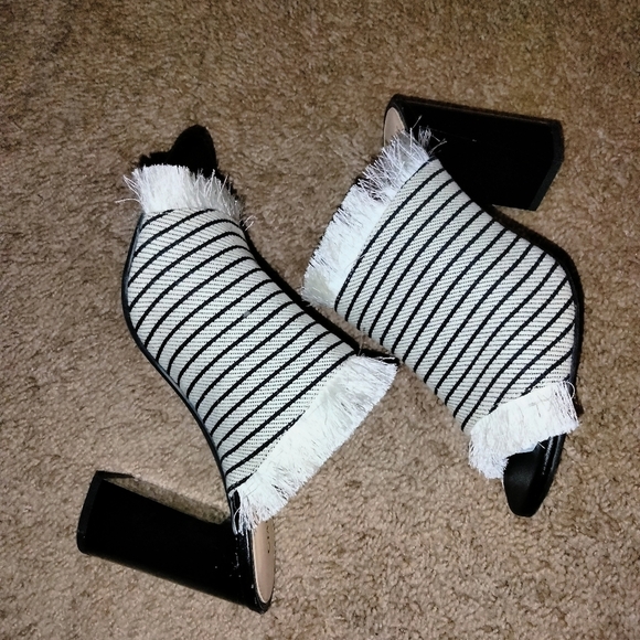 Gianni Bini (Size 9.5M) Frayed Striped Pattern Slipon Peep Toe Mule Chunky Heels - Picture 12 of 13